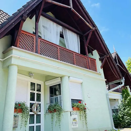 Apartment Klebi's Apartmanhaz