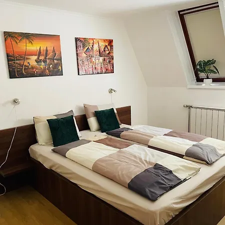 Klebi's Apartmanhaz Balatonfoldvar