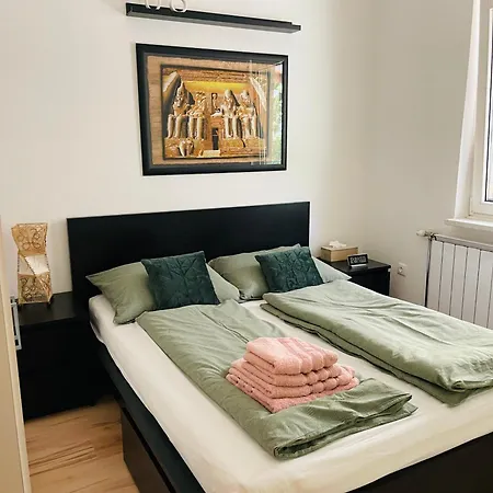 Klebi's Apartmanhaz Apartment Balatonfoldvar