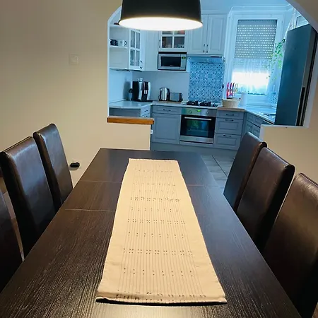Klebi's Apartmanhaz Balatonfoldvar