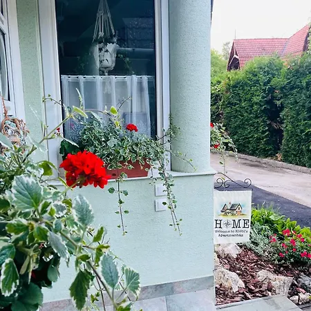 Klebi's Apartmanhaz Apartment Balatonfoldvar